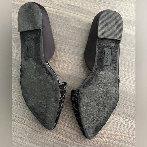 Black lace flats - Picture 2 of 2